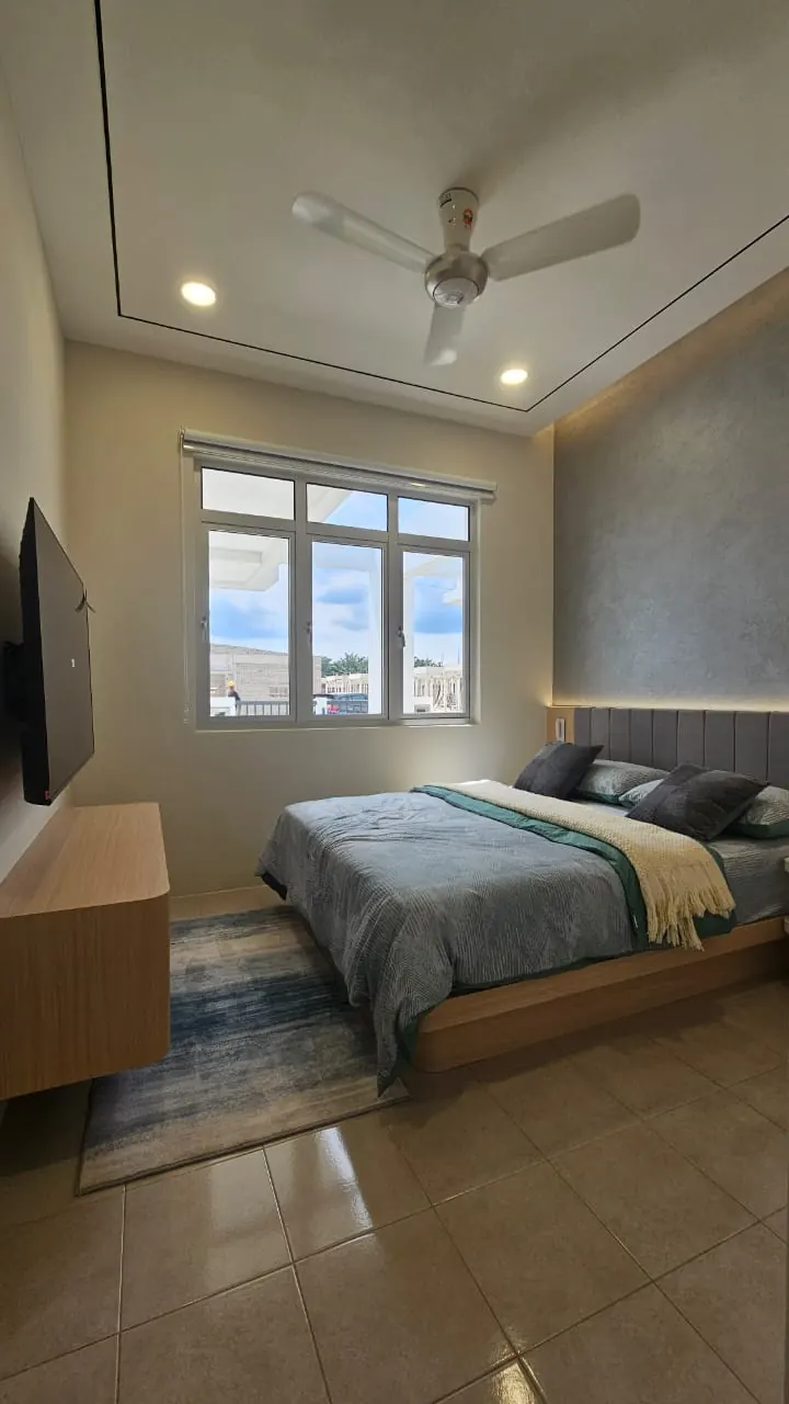 Bilik tidur utama rumah contoh Lumina Bedong